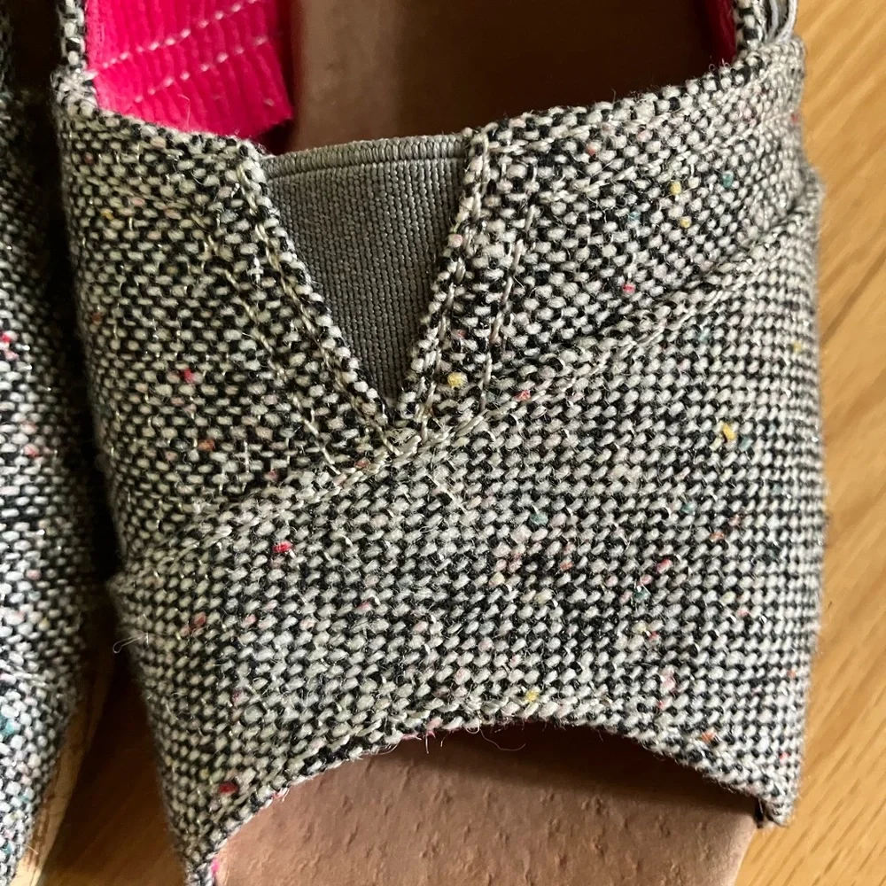 Toms women peep